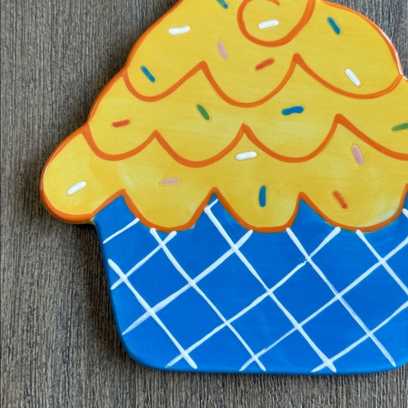 Happy everything large attachment- cupcake - Picture 3 of 4